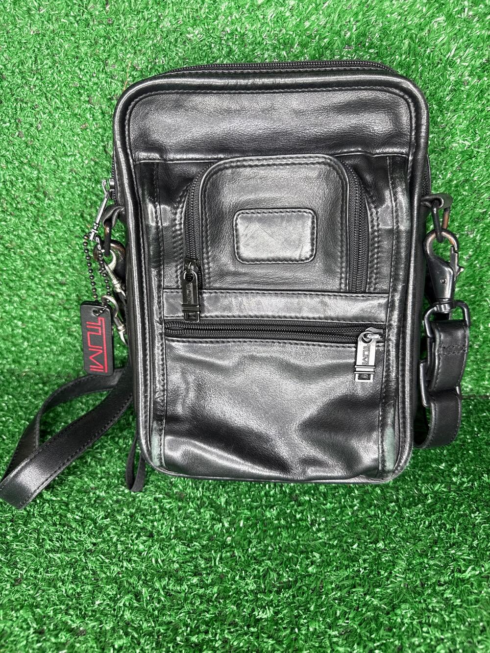 TUMI Alpha Vintage Black Leather Pocket Crossbody Bag Small Travel EDC